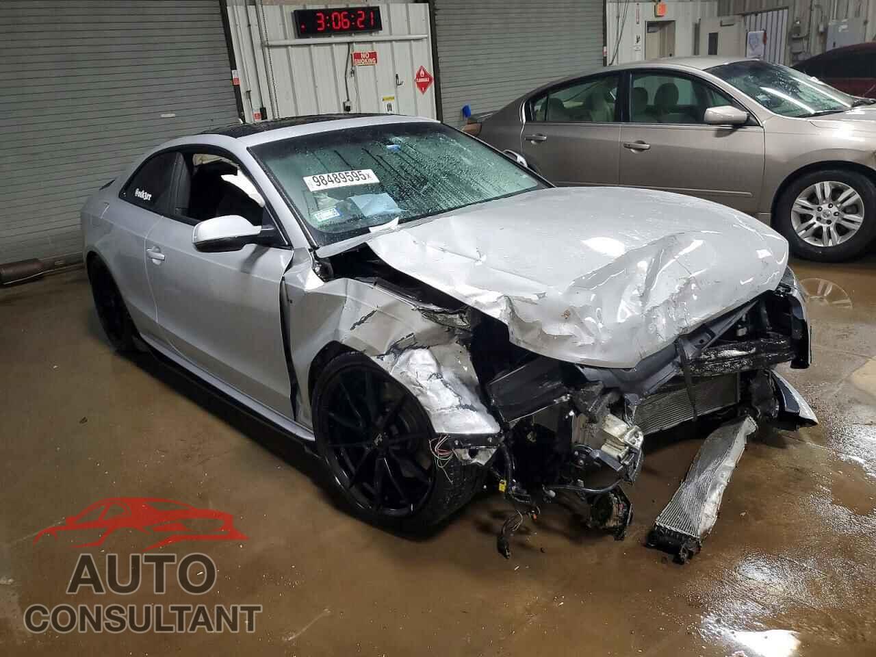 AUDI S5/RS5 2014 - WAUCGAFR2EA052216