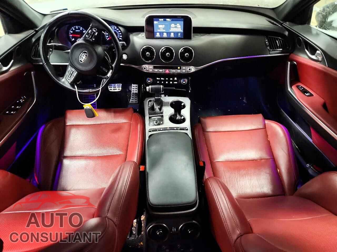 KIA STINGER 2021 - KNAE35LC2M6092129