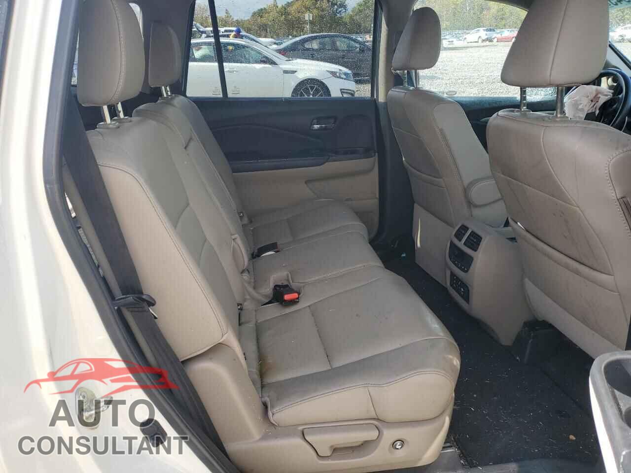 HONDA PILOT 2018 - 5FNYF6H80JB060572