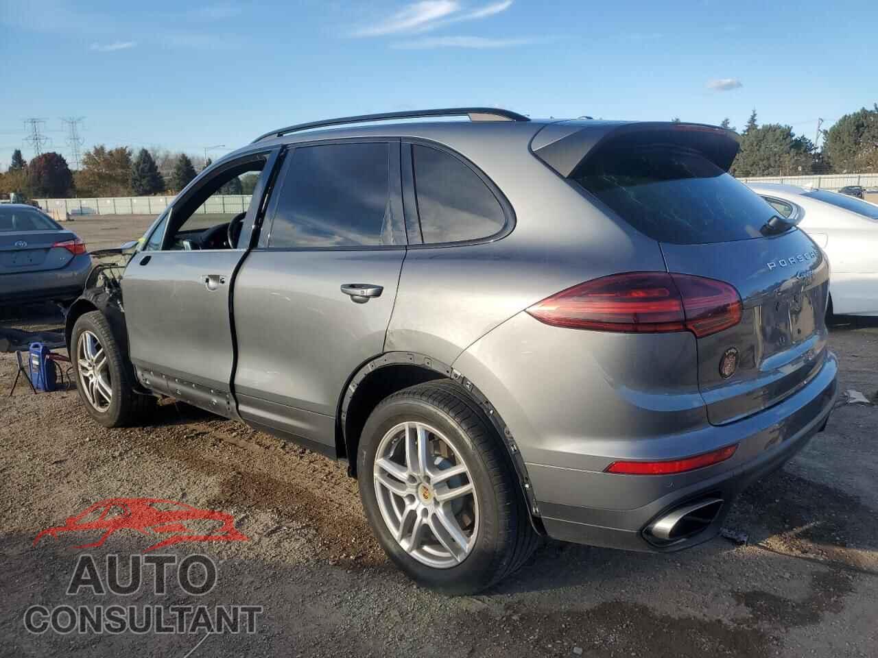 PORSCHE CAYENNE 2018 - WP1AA2A29JKA05103