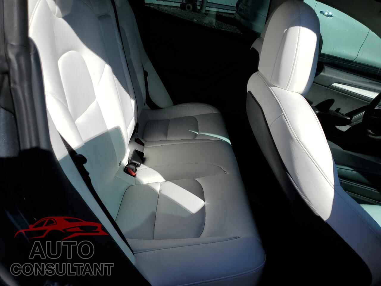 TESLA MODEL 3 2022 - 5YJ3E1EB3NF197852