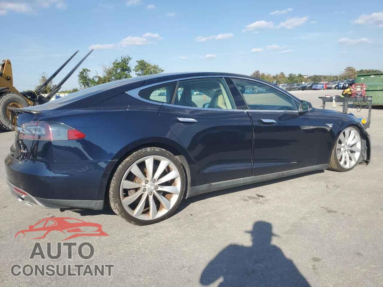 TESLA MODEL S 2013 - 5YJSA1DP2DFP14707
