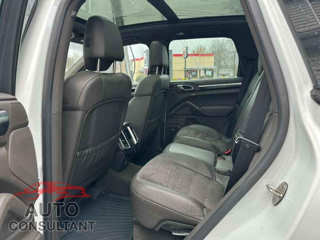 PORSCHE CAYENNE 2017 - WP1AA2A20HKA82954