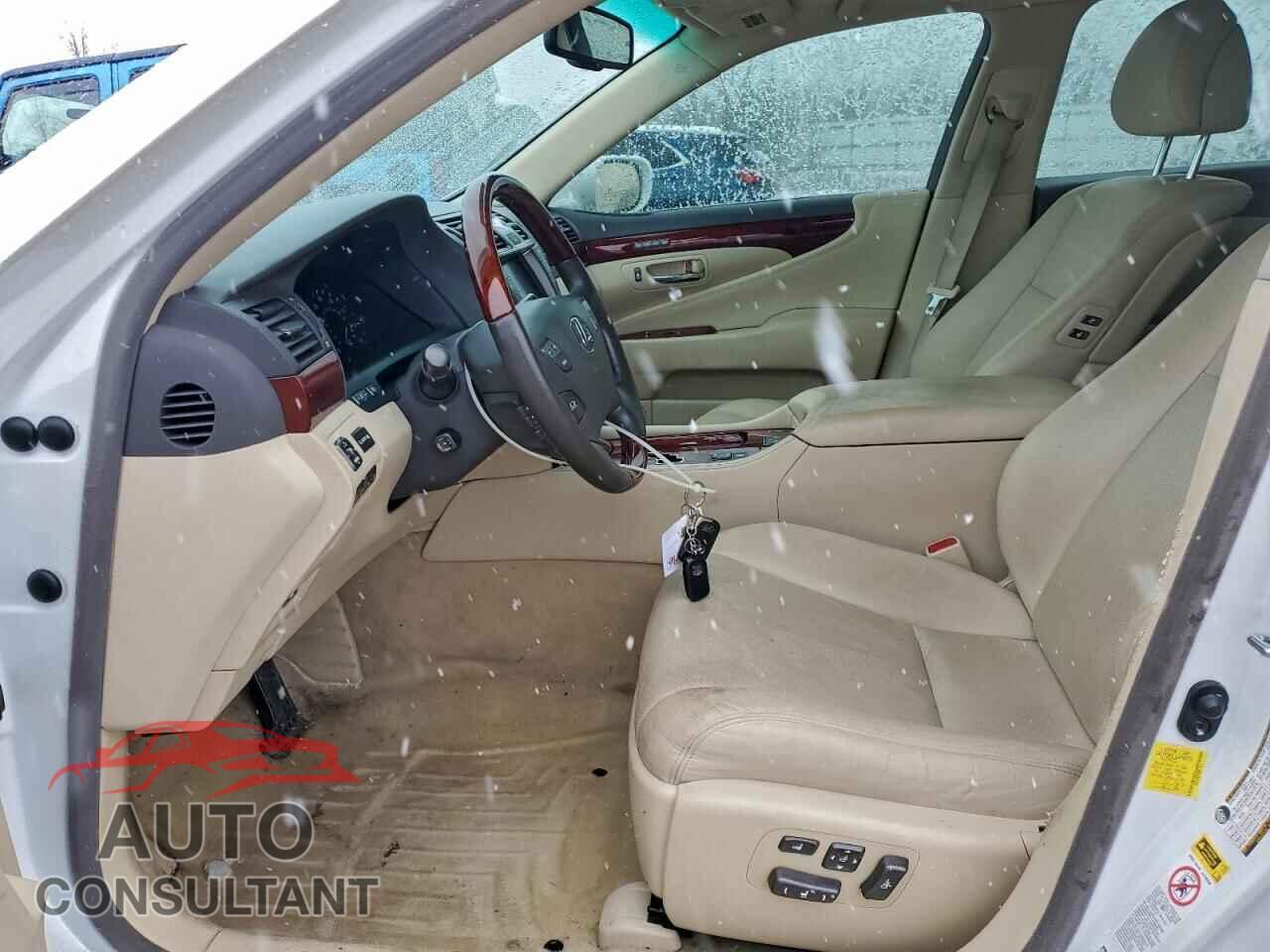 LEXUS LS460 2011 - JTHCL5EF1B5011012