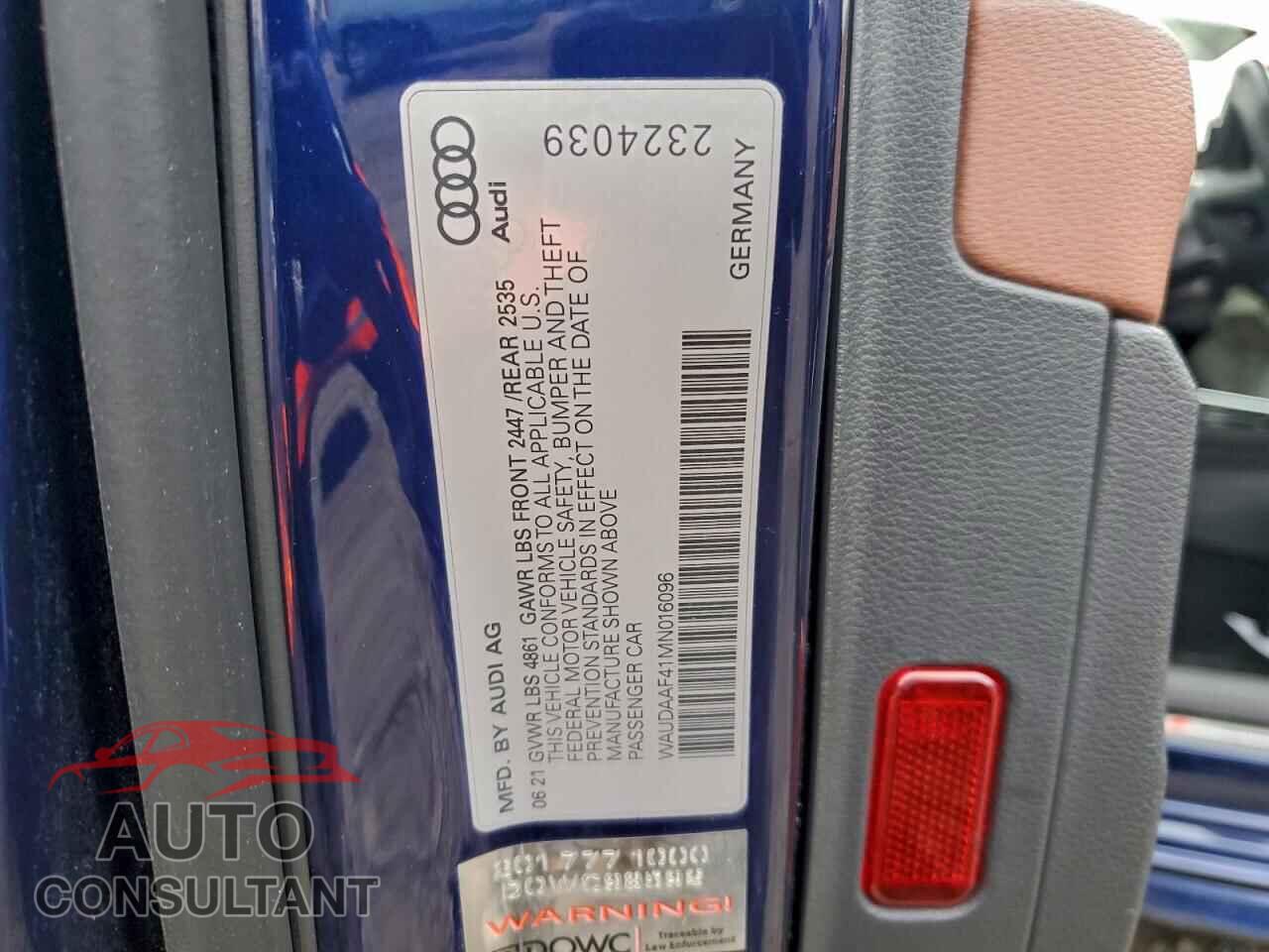 AUDI A4 2021 - WAUDAAF41MN016096