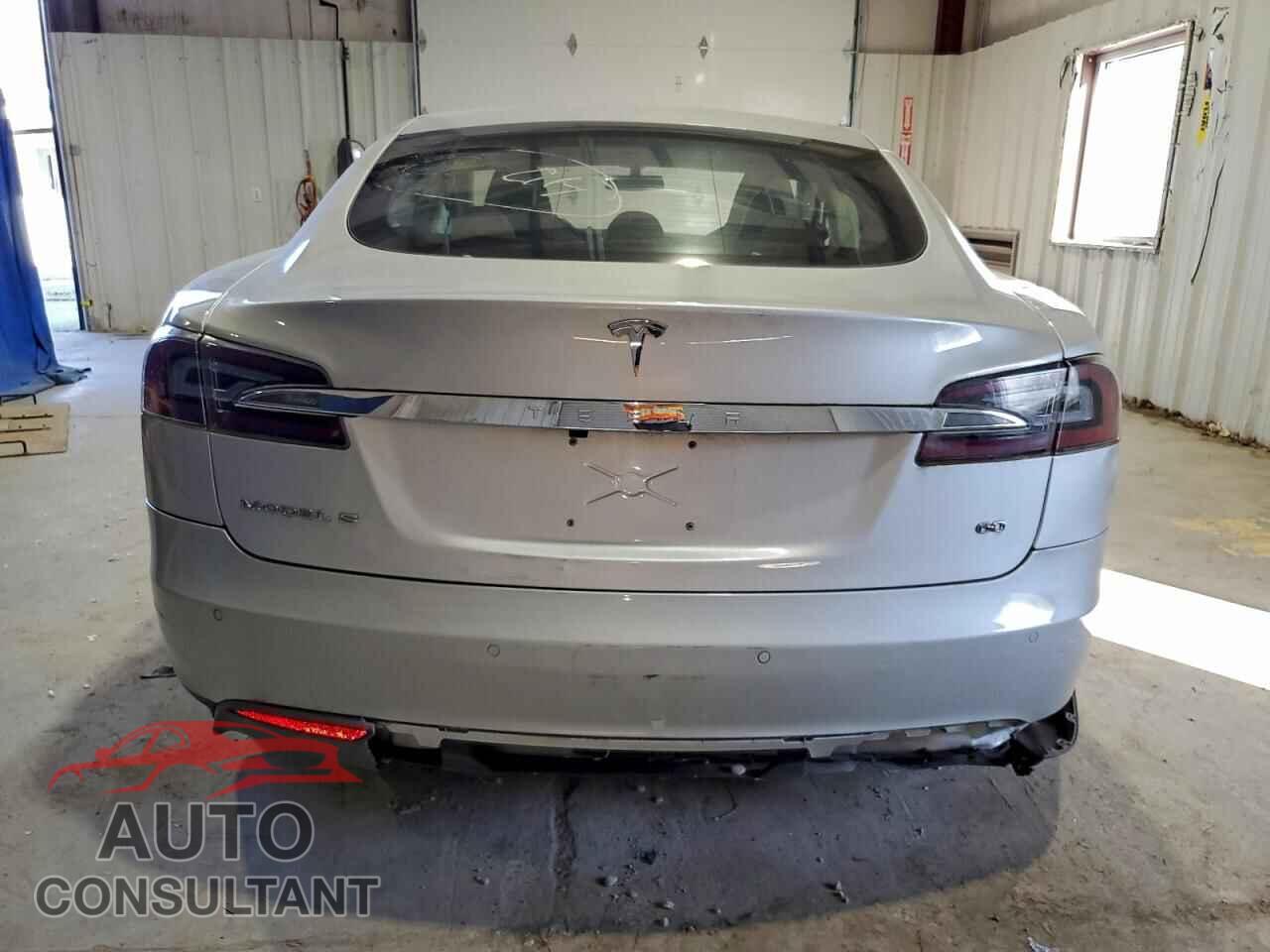 TESLA MODEL S 2014 - 5YJSA1S18EFP33231