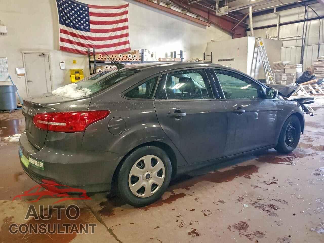 FORD FOCUS 2015 - 1FADP3E20FL313152