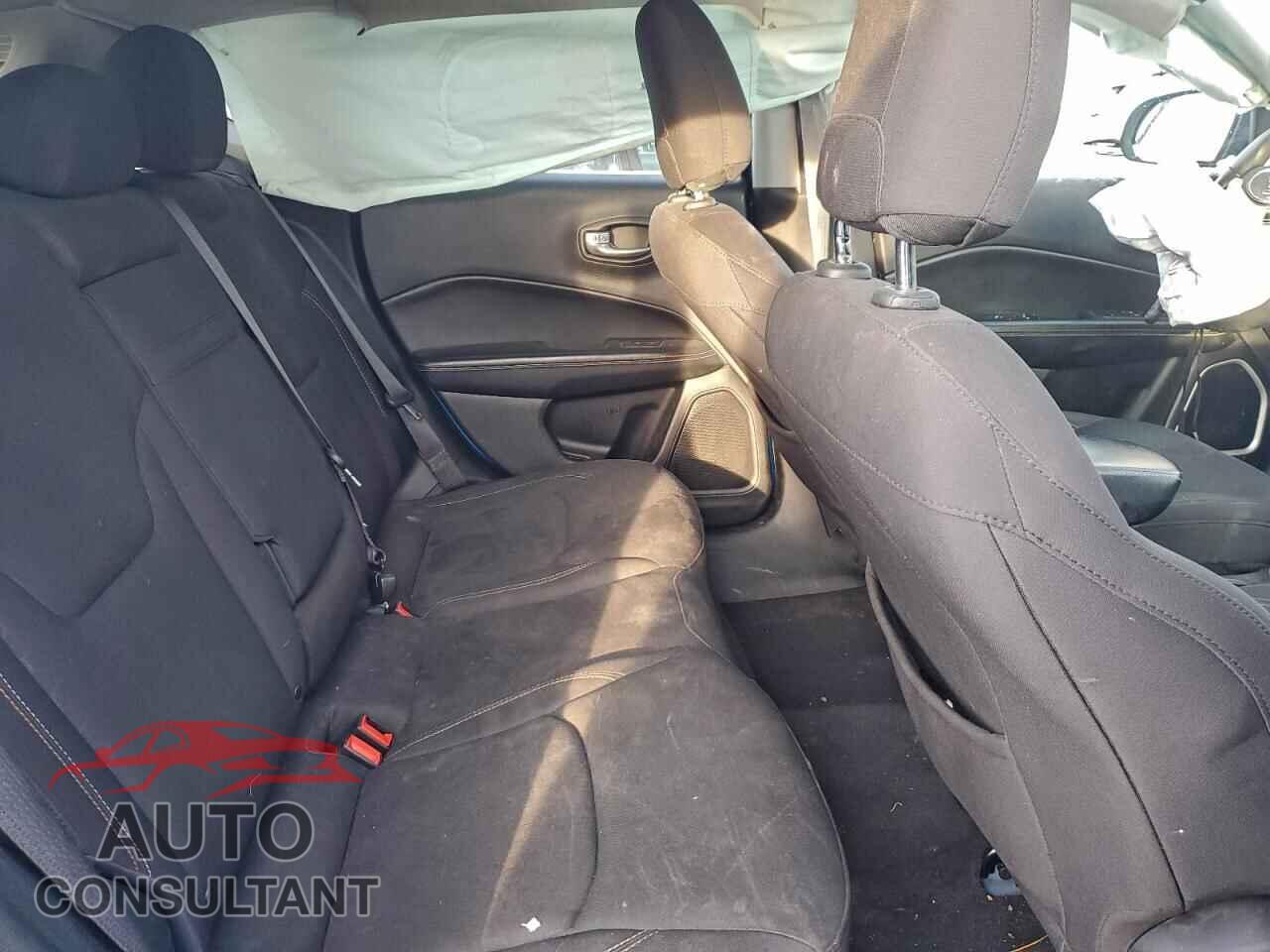 JEEP COMPASS 2017 - 3C4NJDAB2HT647458