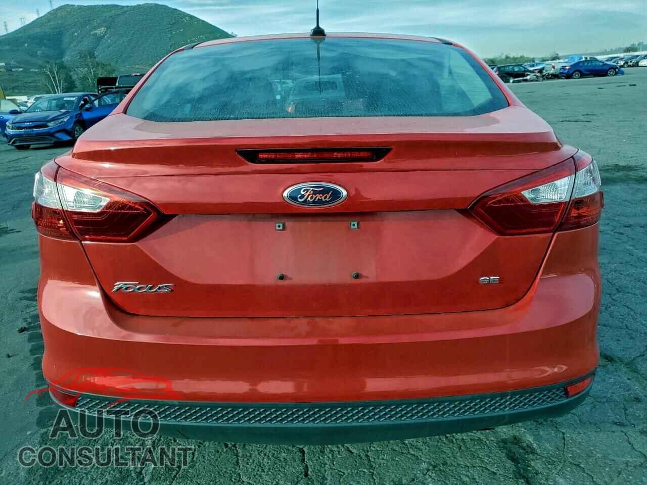 FORD FOCUS 2014 - 1FADP3F2XEL186391