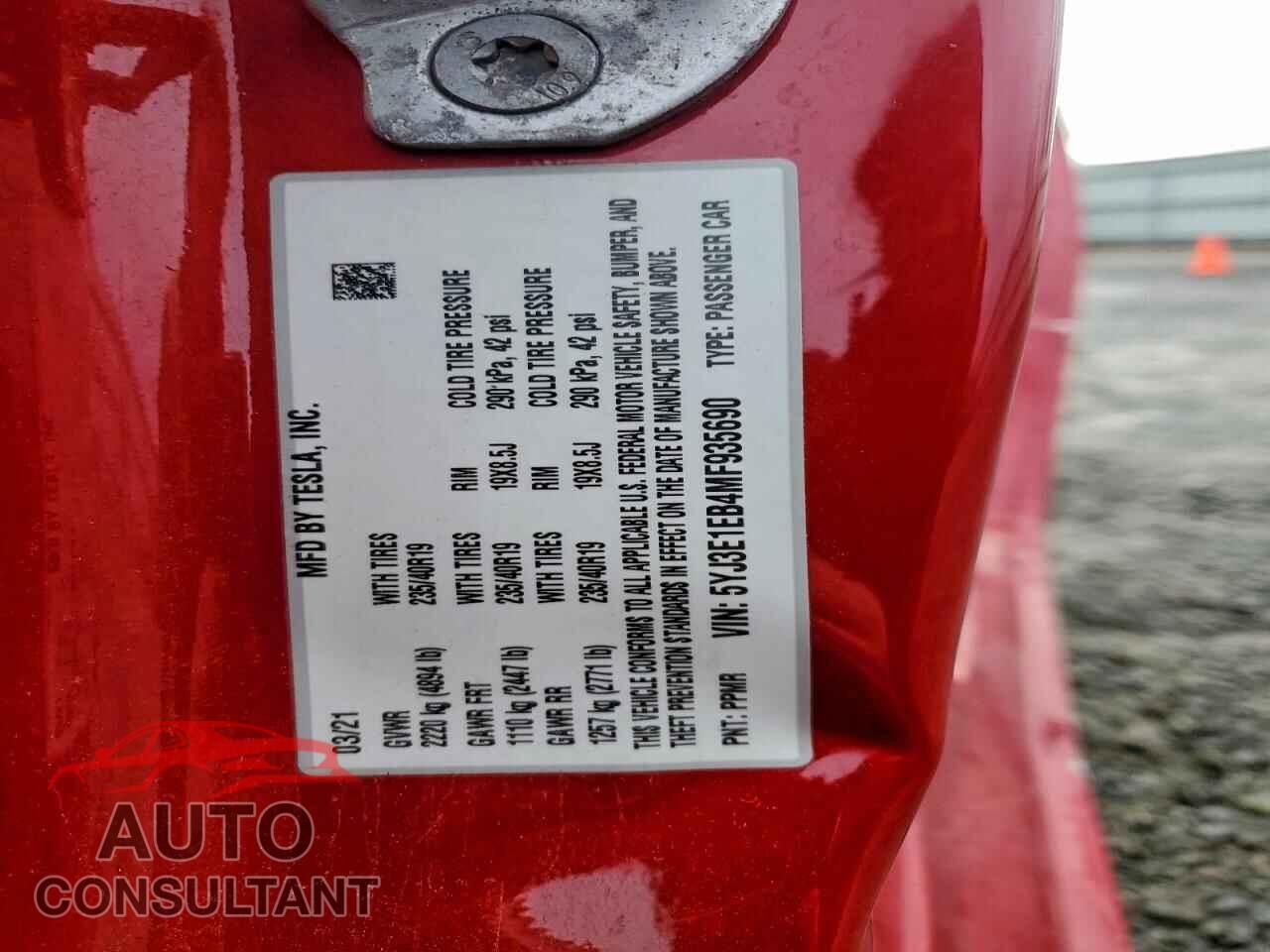 TESLA MODEL 3 2021 - 5YJ3E1EB4MF935690