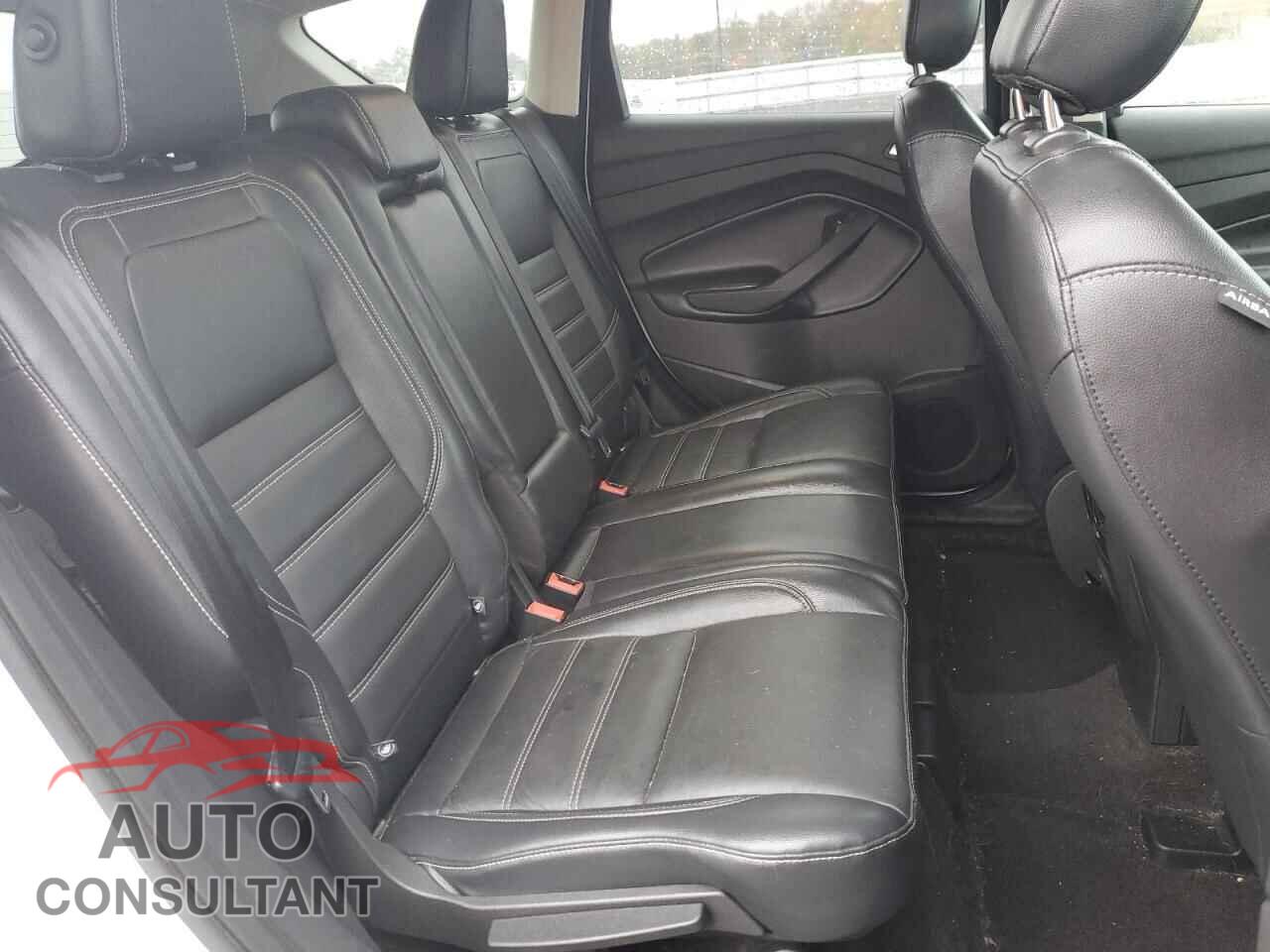 FORD ESCAPE 2018 - 1FMCU9HD4JUD17430