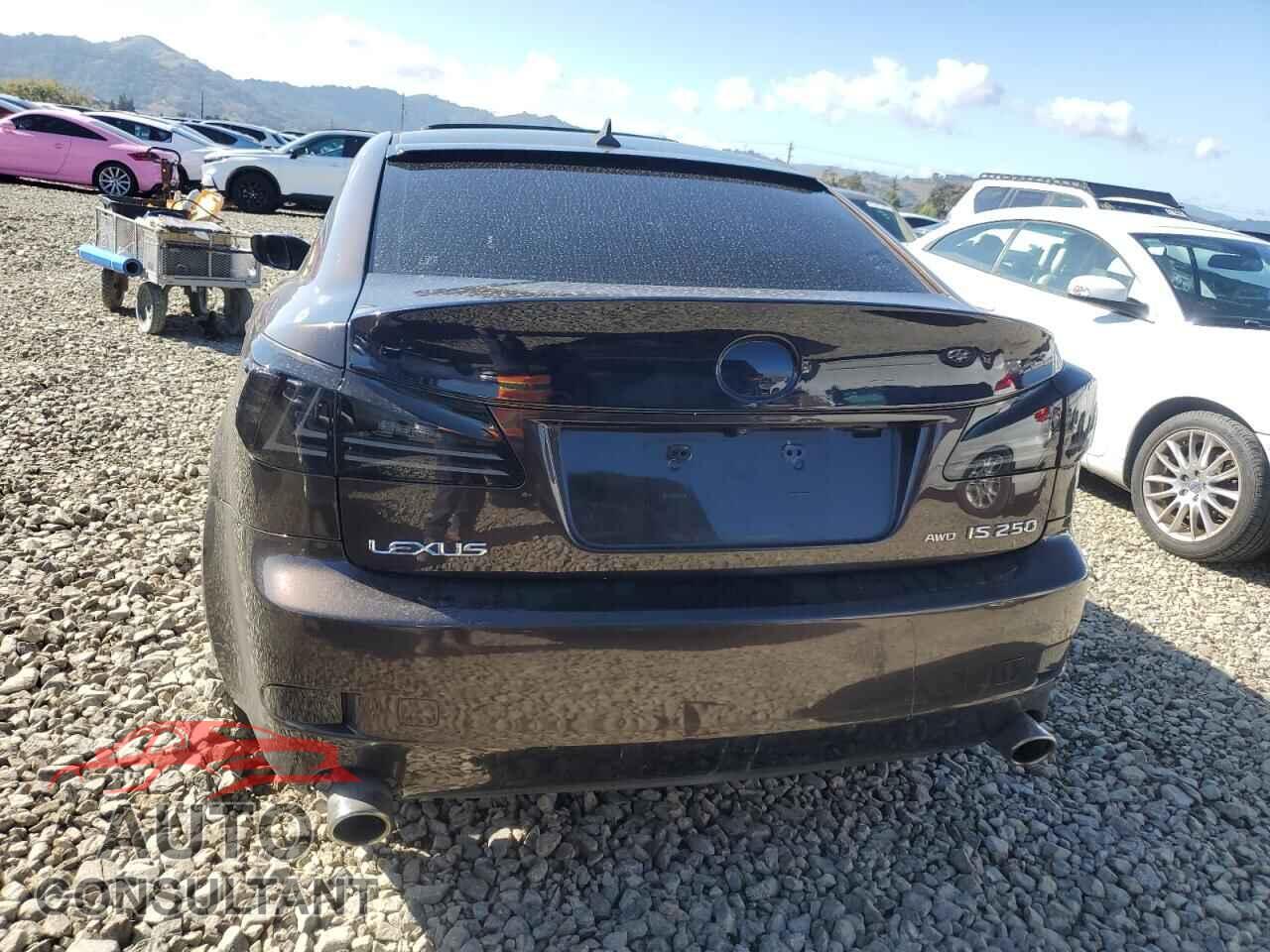 LEXUS IS 2012 - JTHCF5C27C5055010