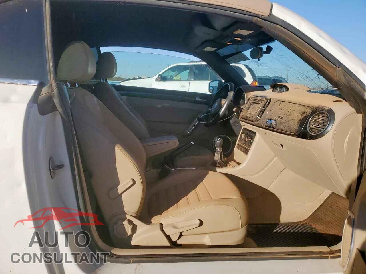 VOLKSWAGEN BEETLE 2013 - 3VW8S7ATXDM825252