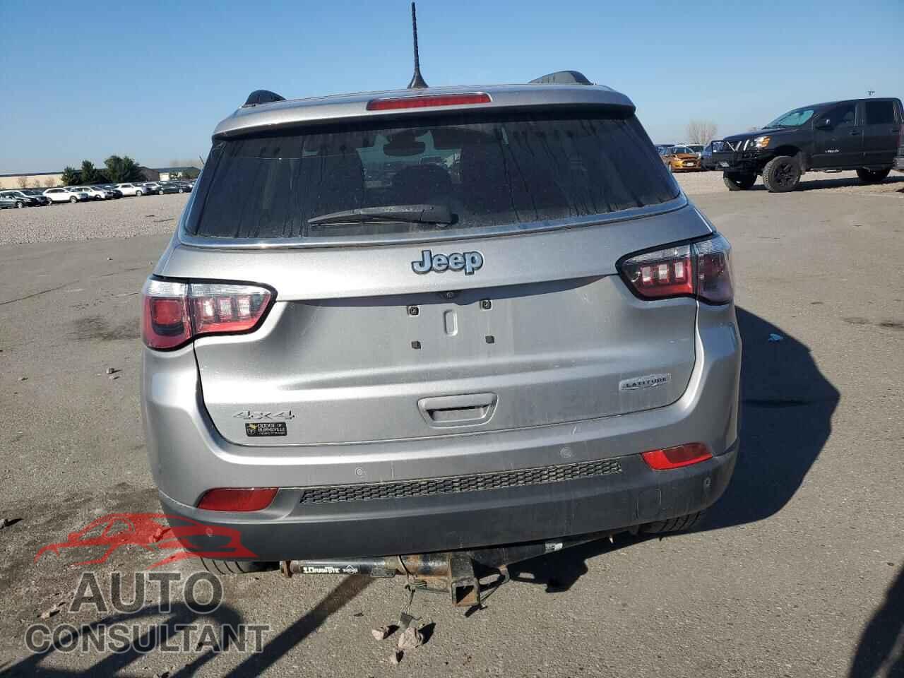 JEEP COMPASS 2018 - 3C4NJDBB1JT331649