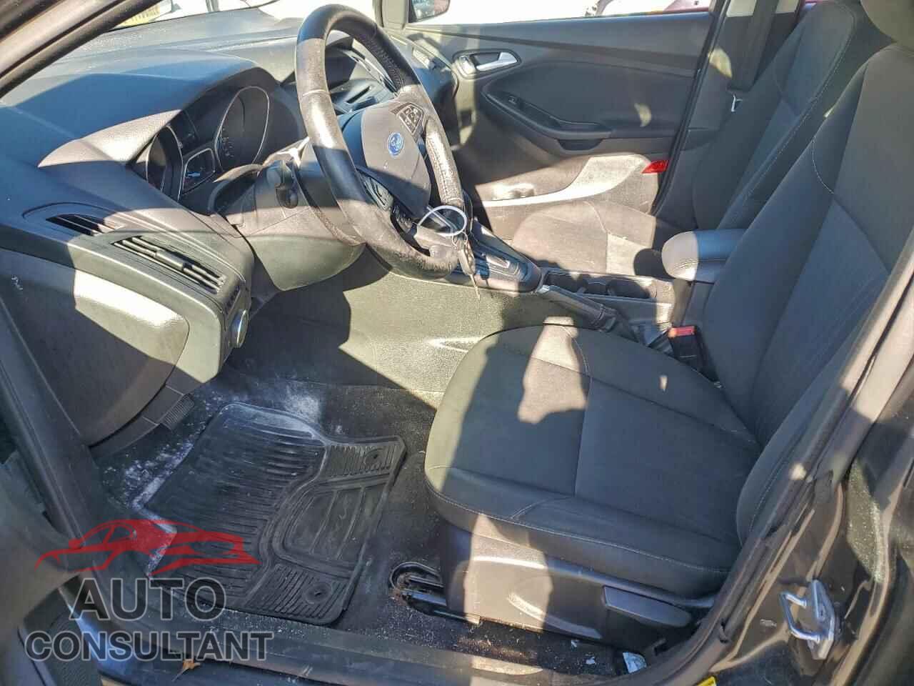 FORD FOCUS 2017 - 1FADP3K26HL312840