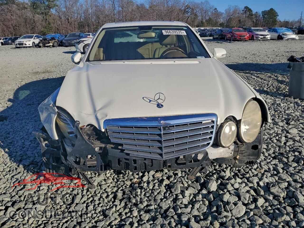 MERCEDES-BENZ E-CLASS 2009 - WDBUF56X39B421423