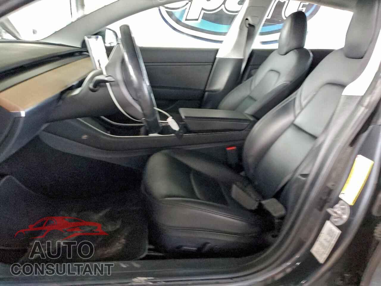 TESLA MODEL 3 2019 - 5YJ3E1EB9KF389207