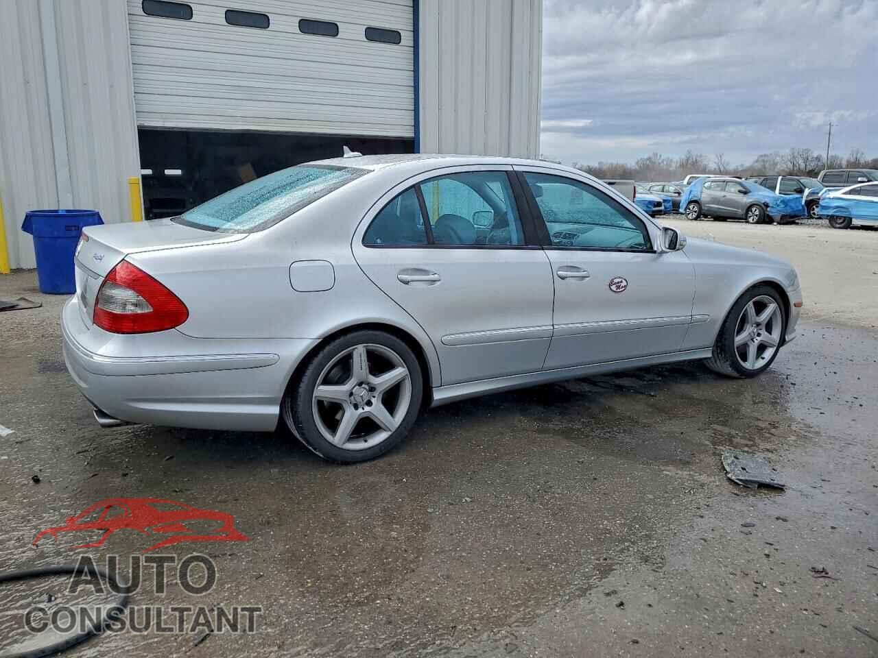 MERCEDES-BENZ E-CLASS 2009 - WDBUF56X99B386032