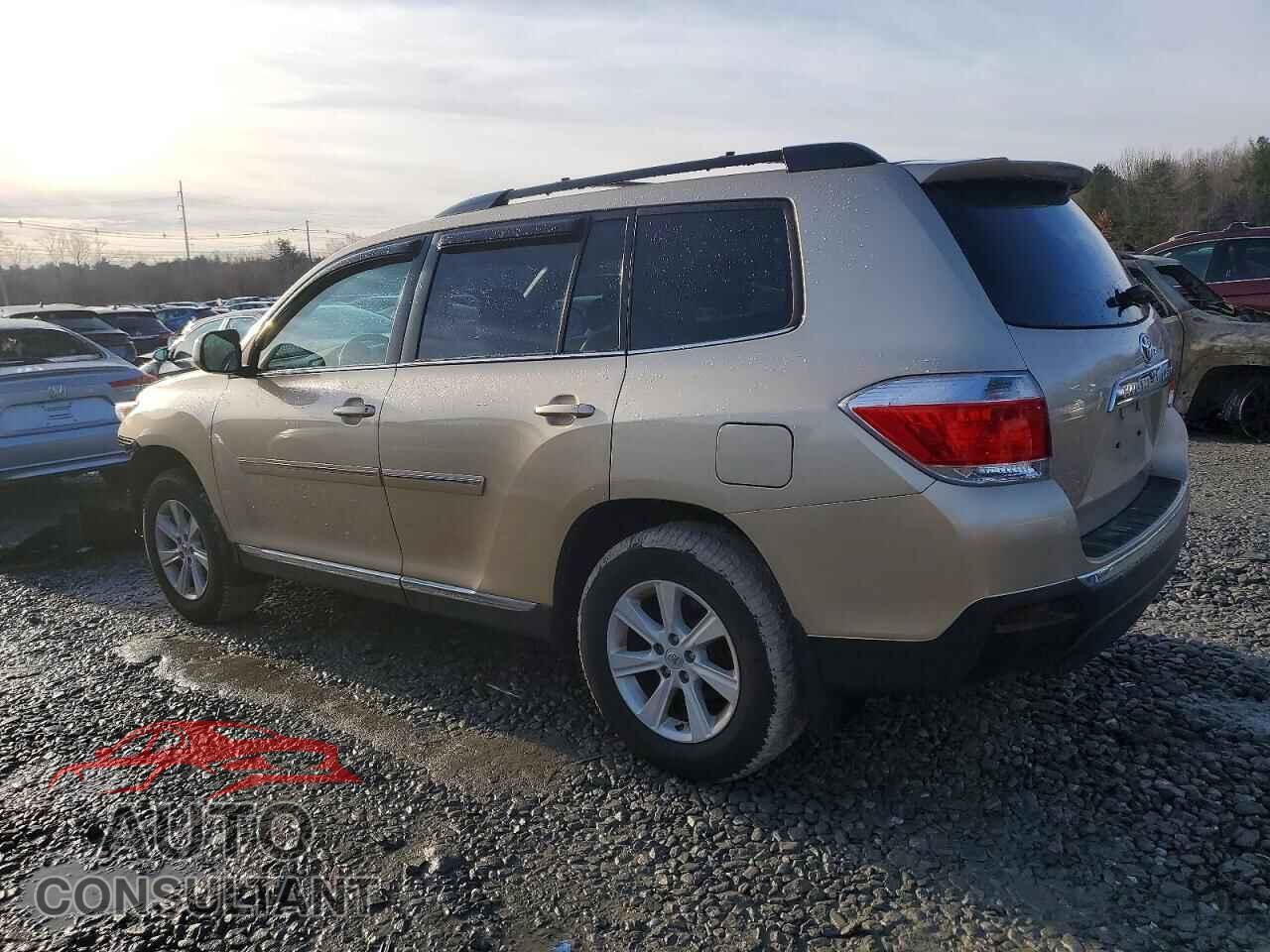 TOYOTA HIGHLANDER 2013 - 5TDBK3EH0DS246830