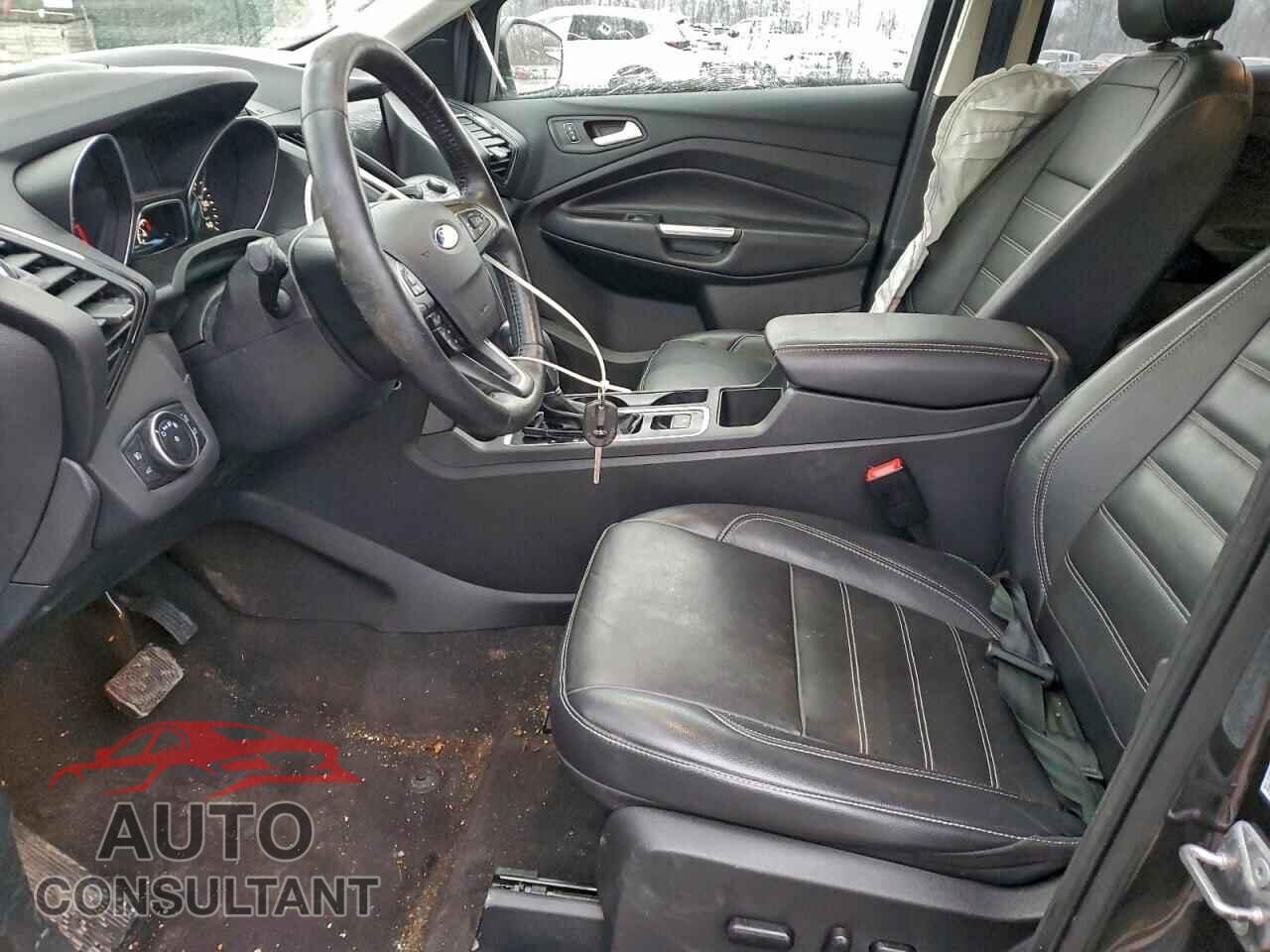FORD ESCAPE 2018 - 1FMCU9HD5JUD31403