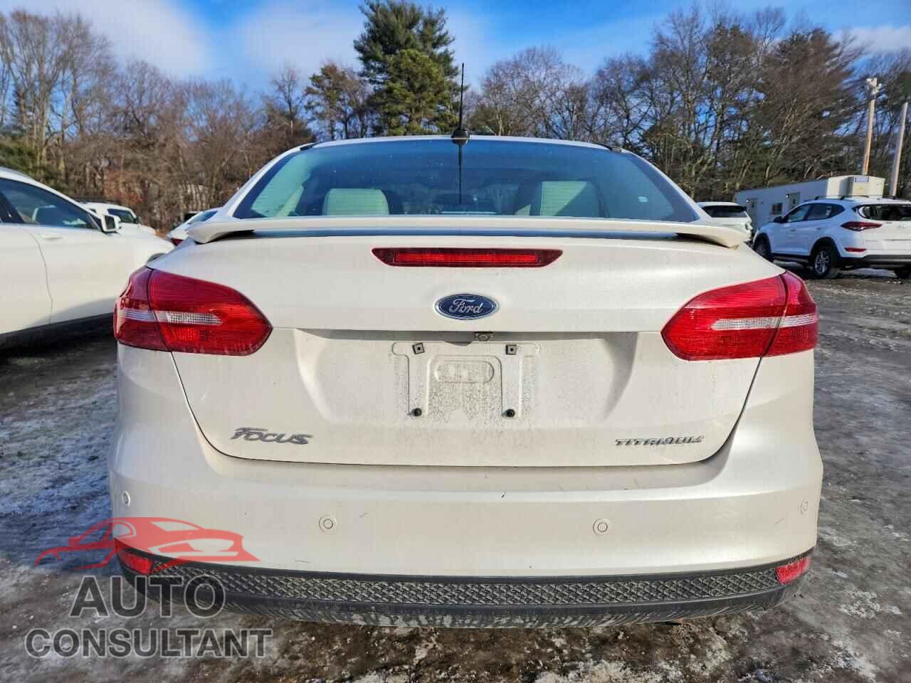 FORD FOCUS 2017 - 1FADP3J29HL268009