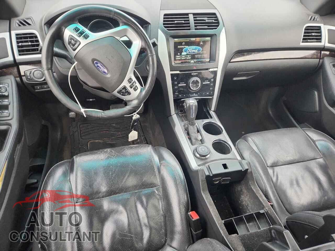 FORD EXPLORER 2011 - 1FMHK8F81BGA27660