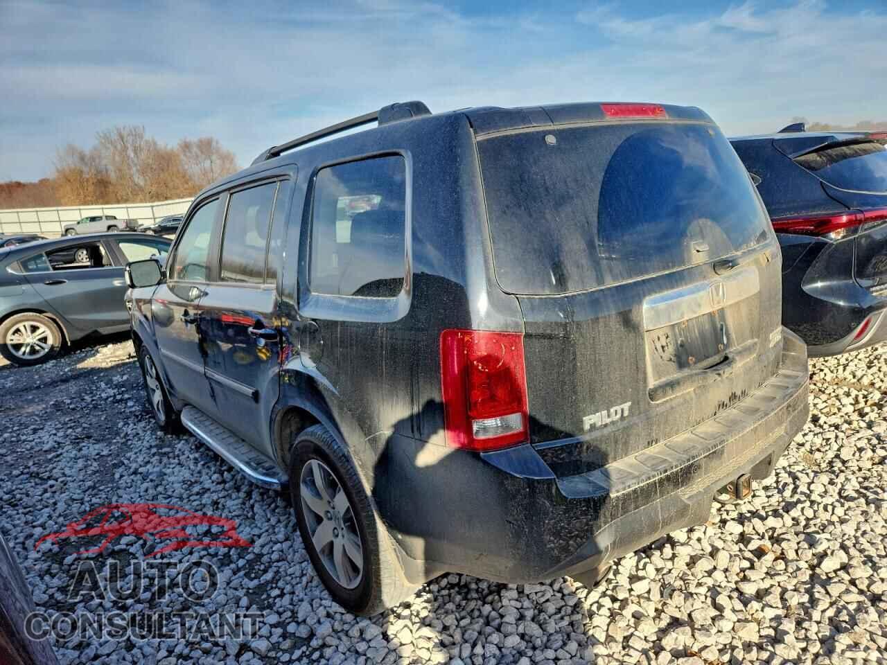 HONDA PILOT 2015 - 5FNYF4H95FB022131