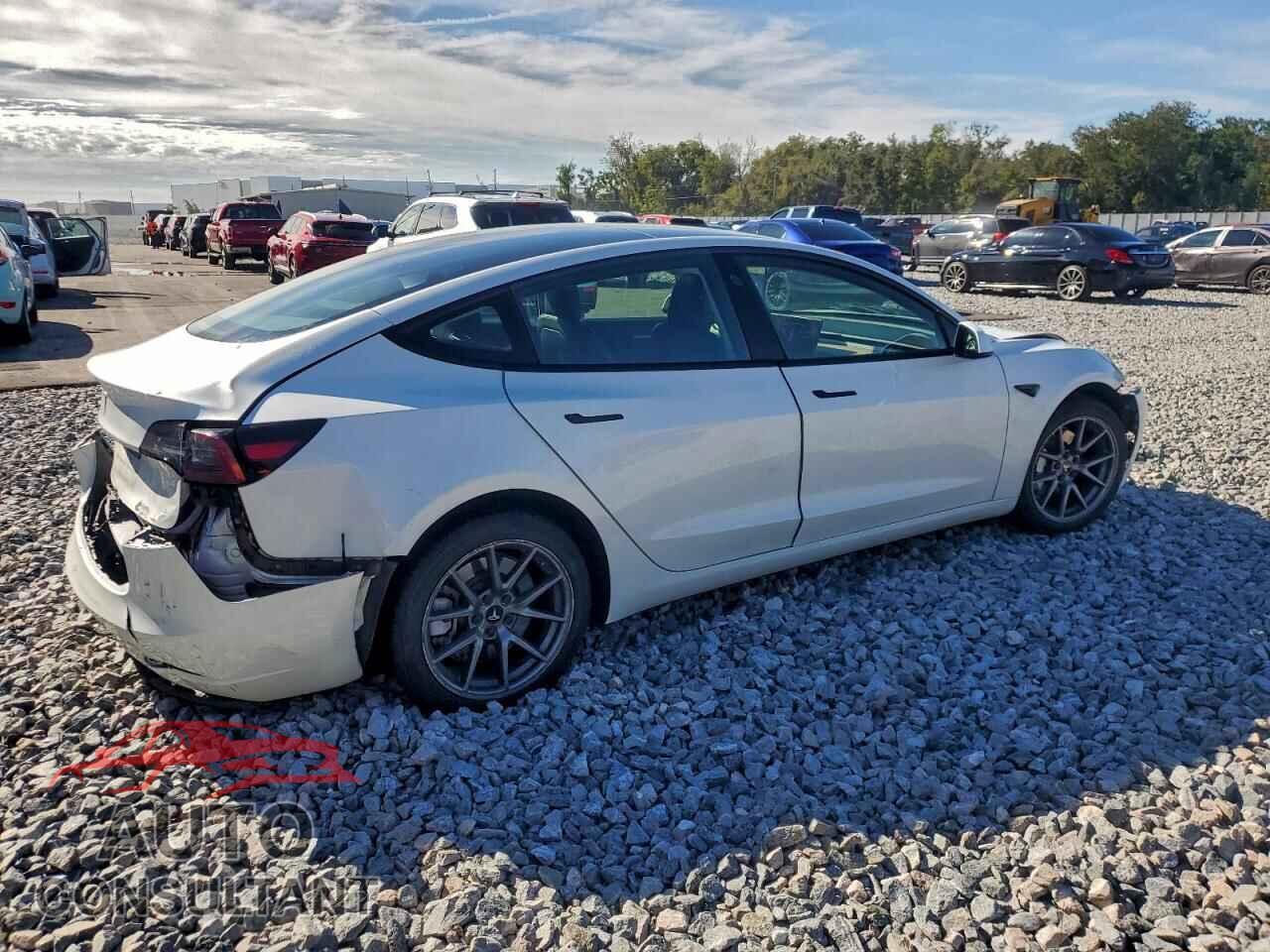 TESLA MODEL 3 2023 - 5YJ3E1EA5PF456321