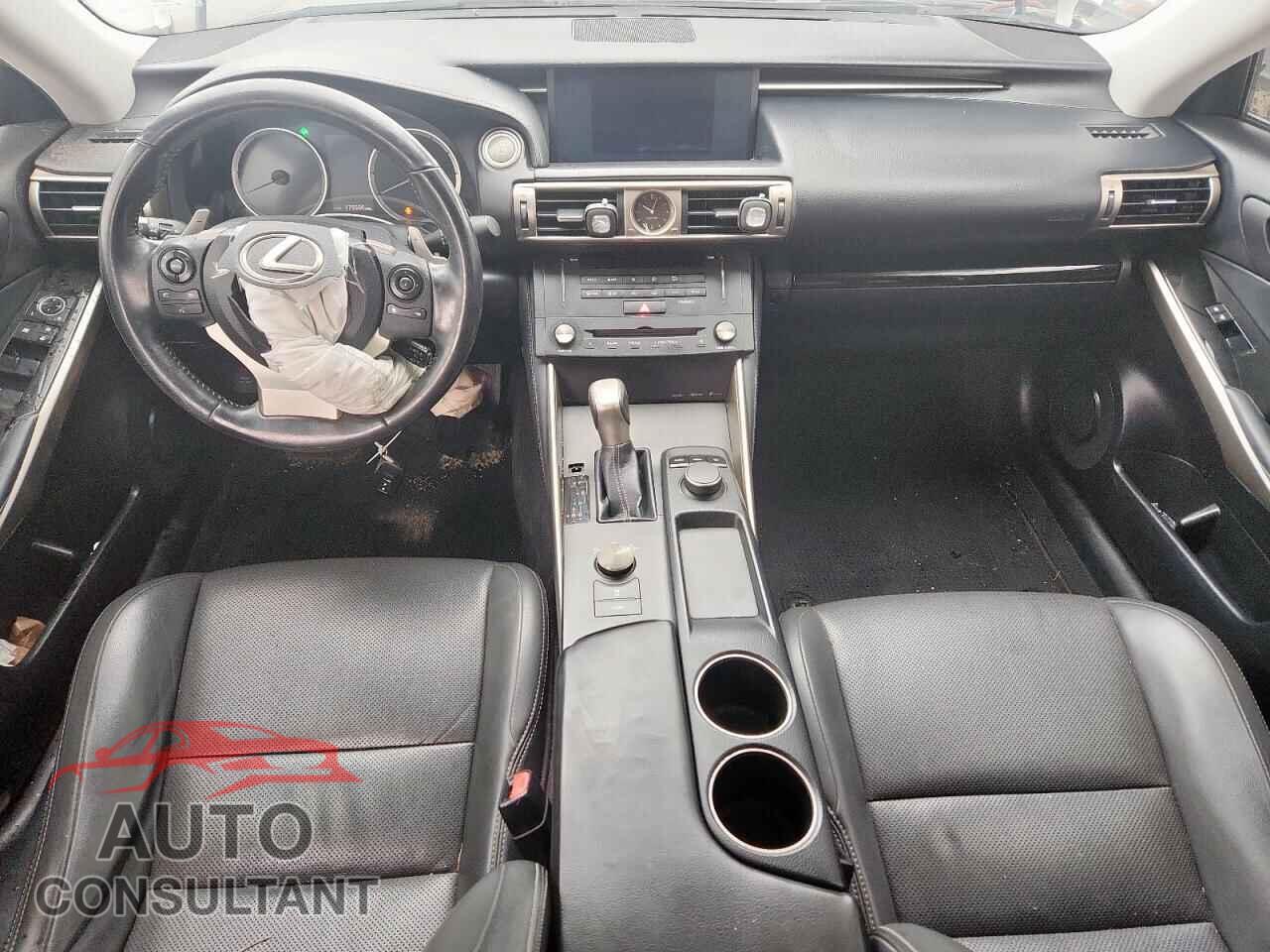 LEXUS IS 2016 - JTHBA1D2XG5021232