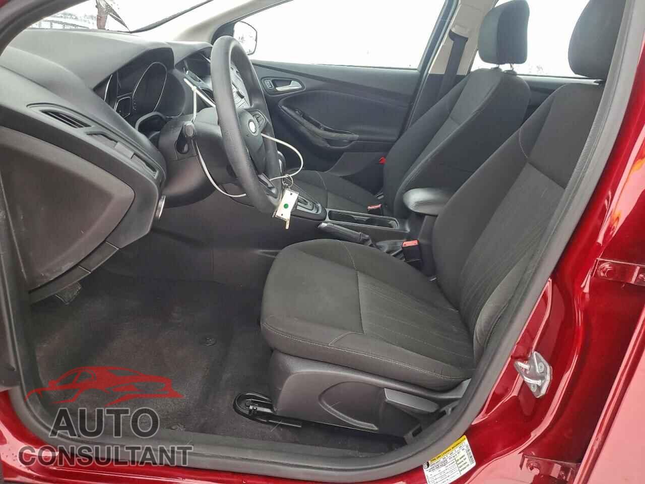 FORD FOCUS 2015 - 1FADP3F2XFL260152