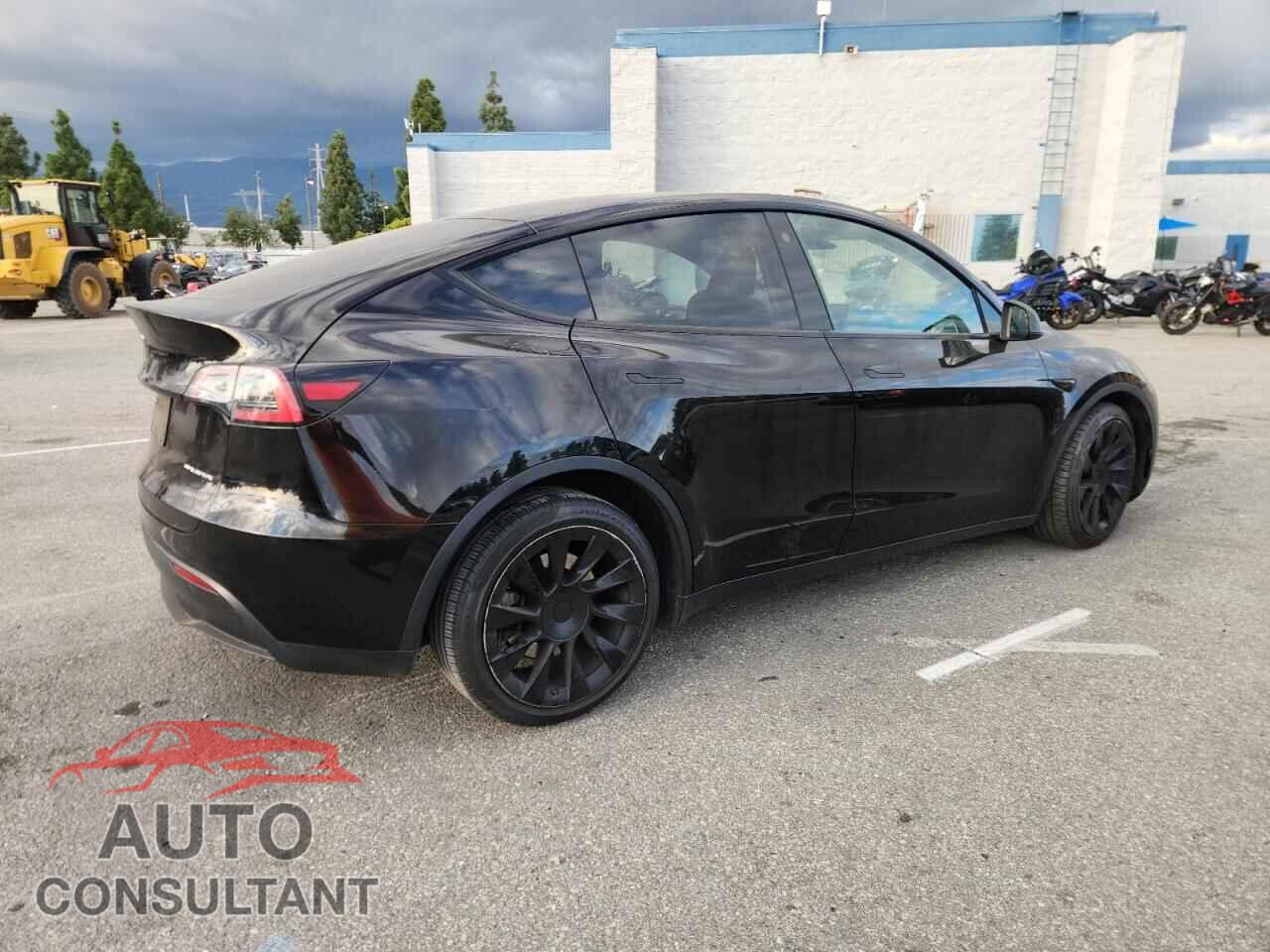 TESLA MODEL Y 2023 - 7SAYGAEE3PF702255
