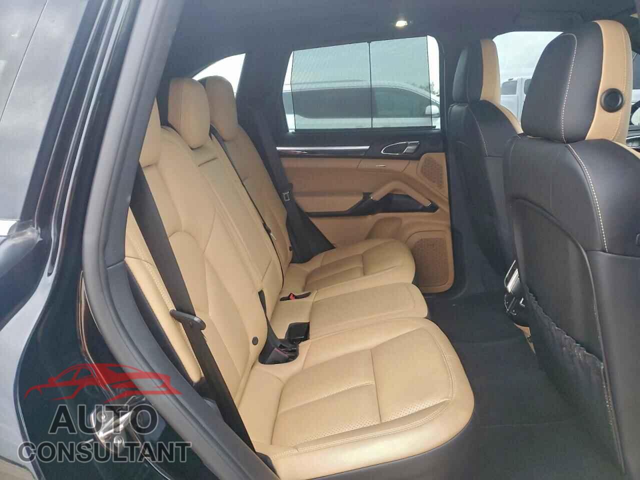 PORSCHE CAYENNE 2016 - WP1AA2A21GLA00710