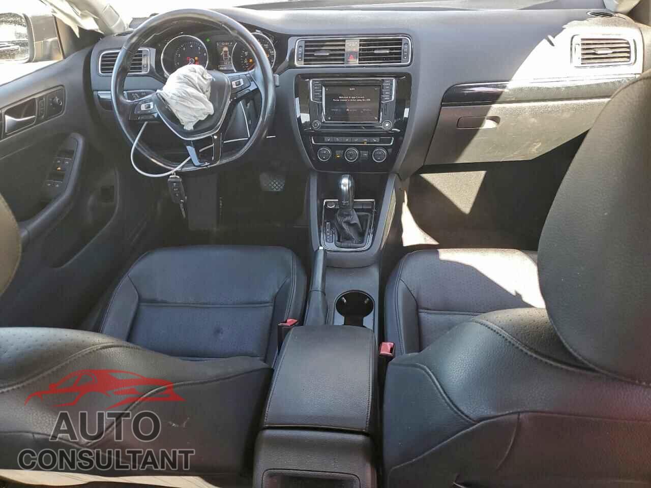 VOLKSWAGEN JETTA 2017 - 3VWL17AJ9HM385106