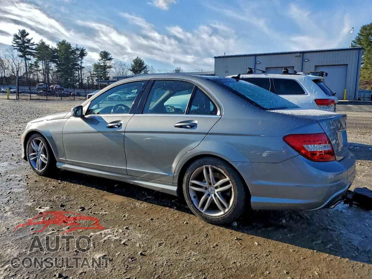 MERCEDES-BENZ C-CLASS 2012 - WDDGF8BB4CR204283