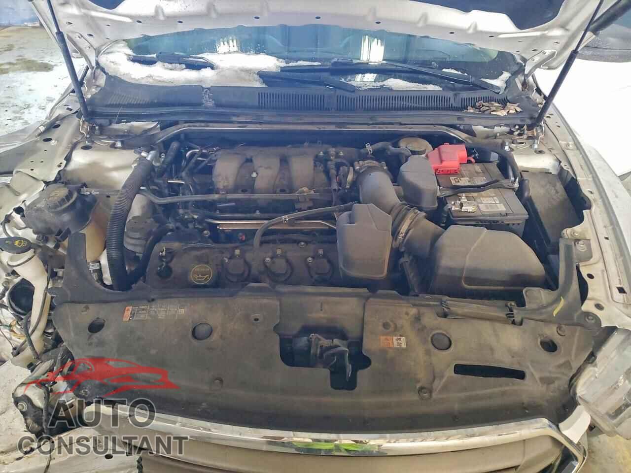 FORD TAURUS 2019 - 1FAHP2D87KG105449