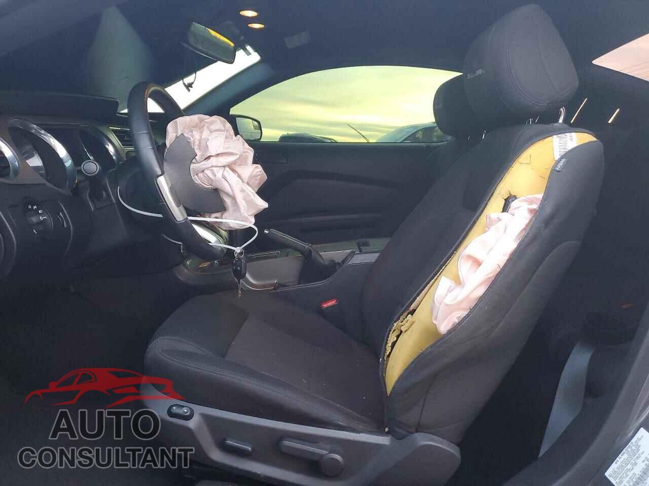 FORD MUSTANG 2014 - 1ZVBP8CF4E5275168