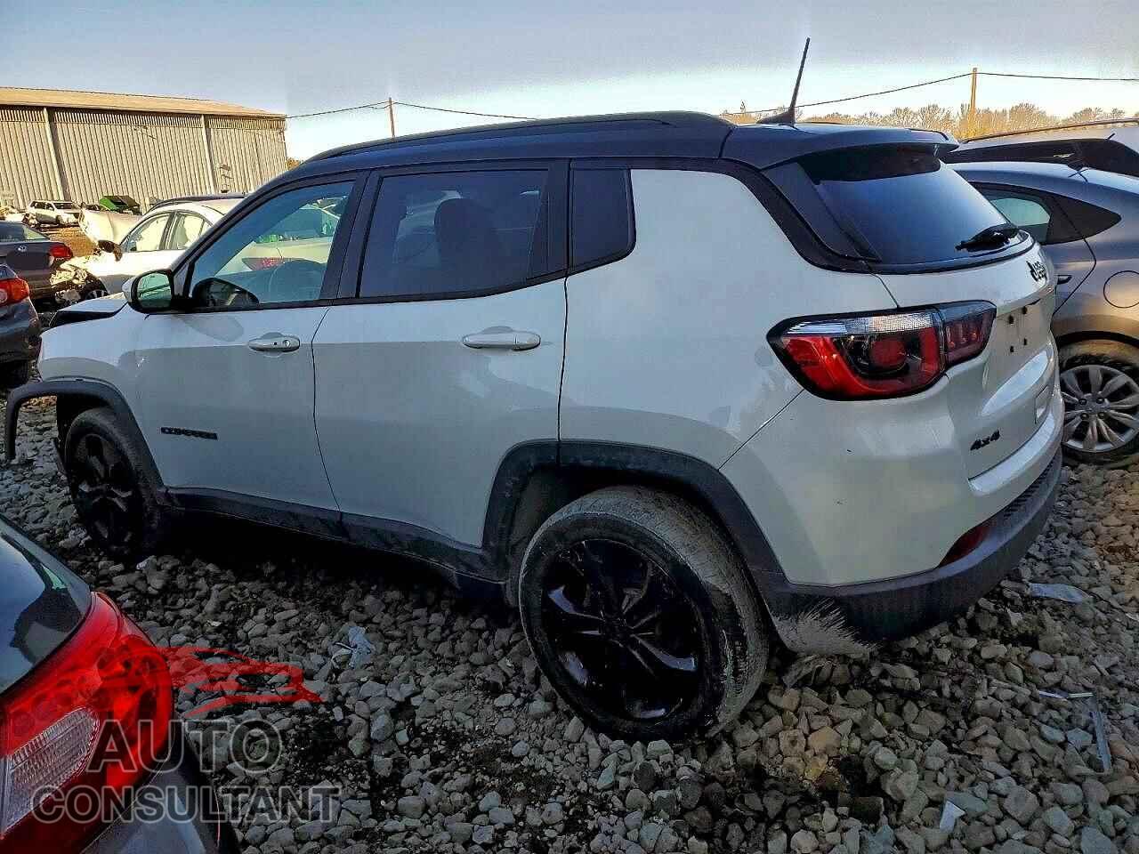 JEEP COMPASS 2018 - 3C4NJDBB7JT395985