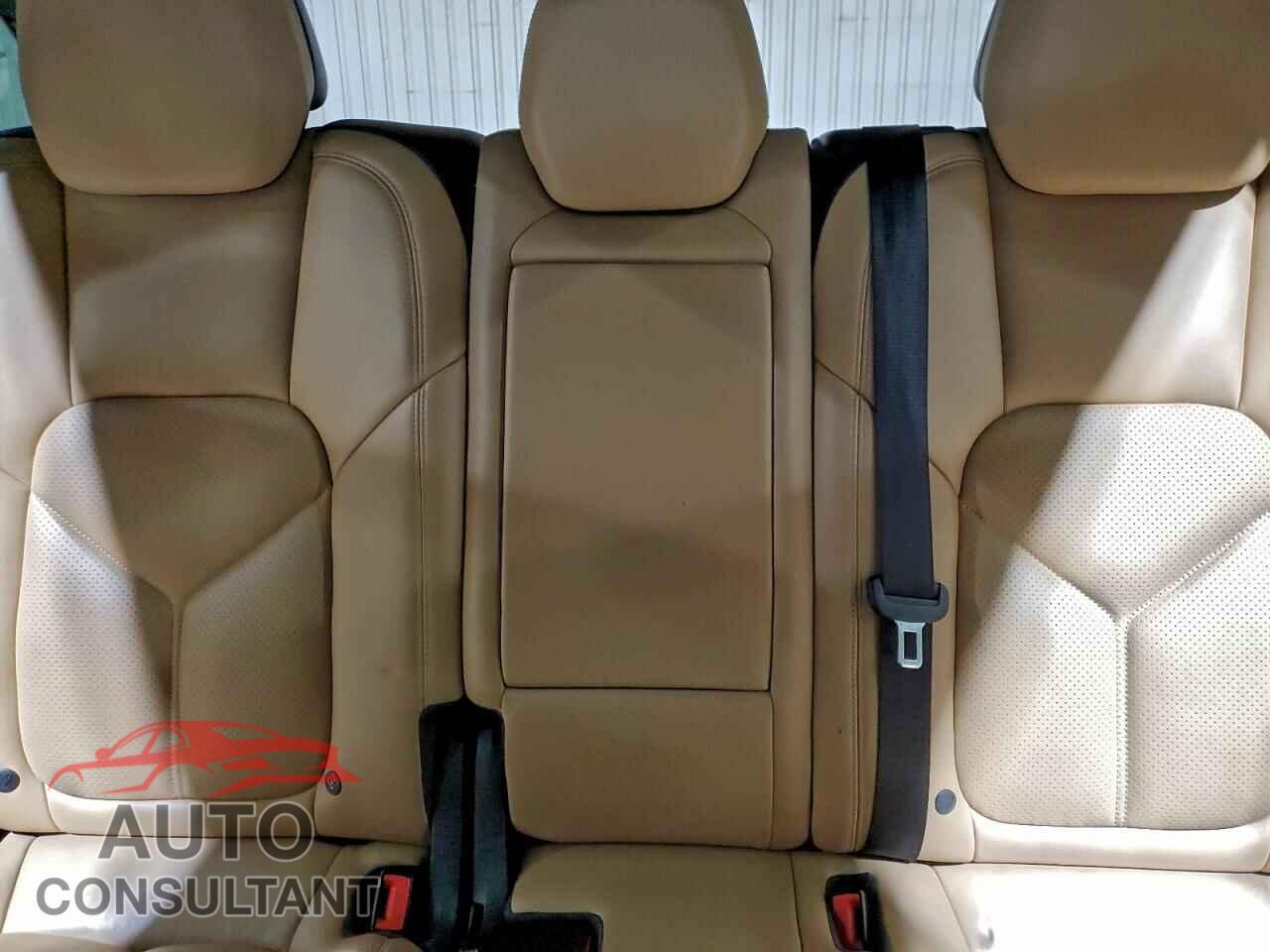 PORSCHE CAYENNE 2016 - WP1AA2A20GKA36961