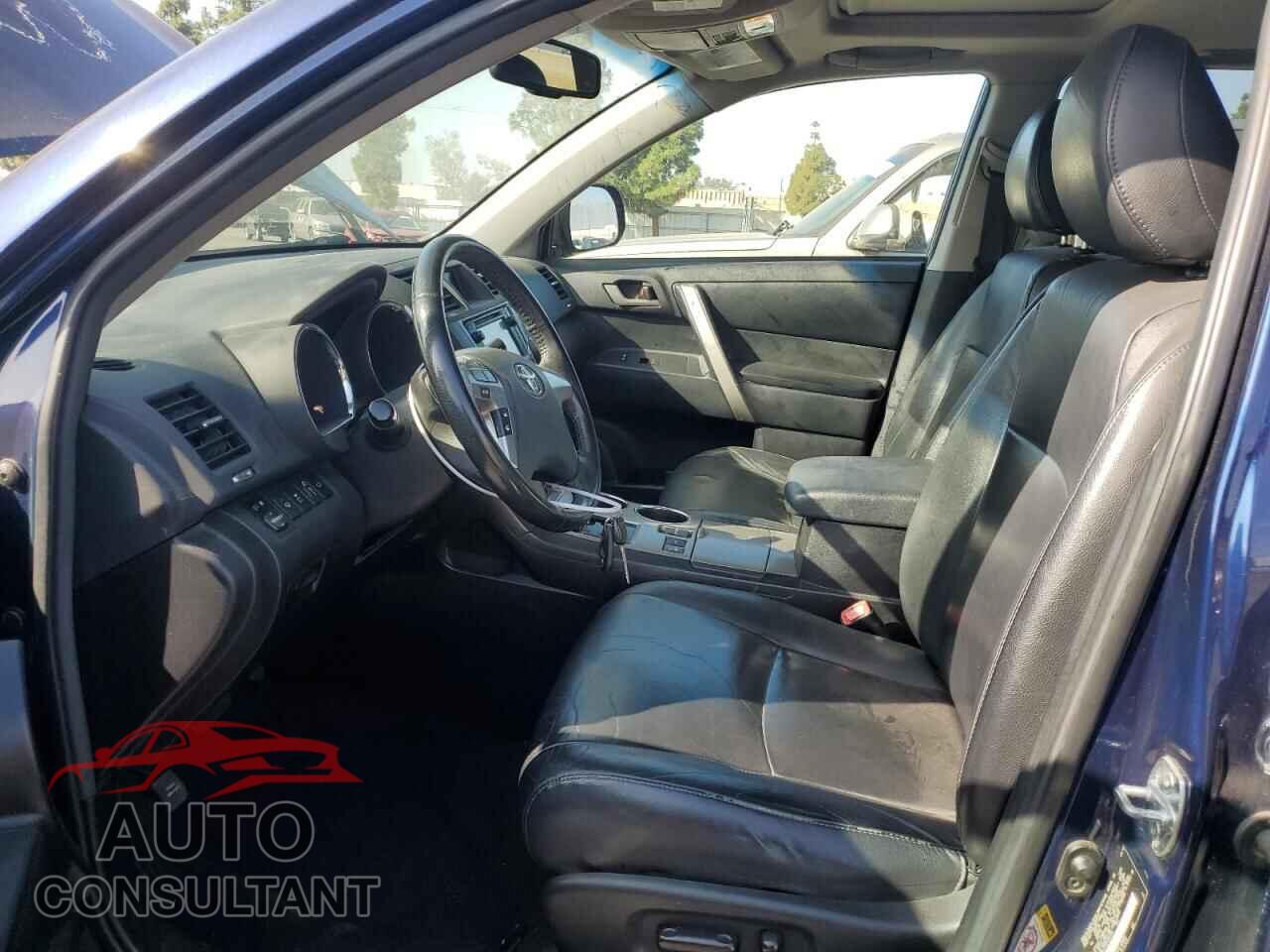 TOYOTA HIGHLANDER 2013 - 5TDBK3EH8DS204499