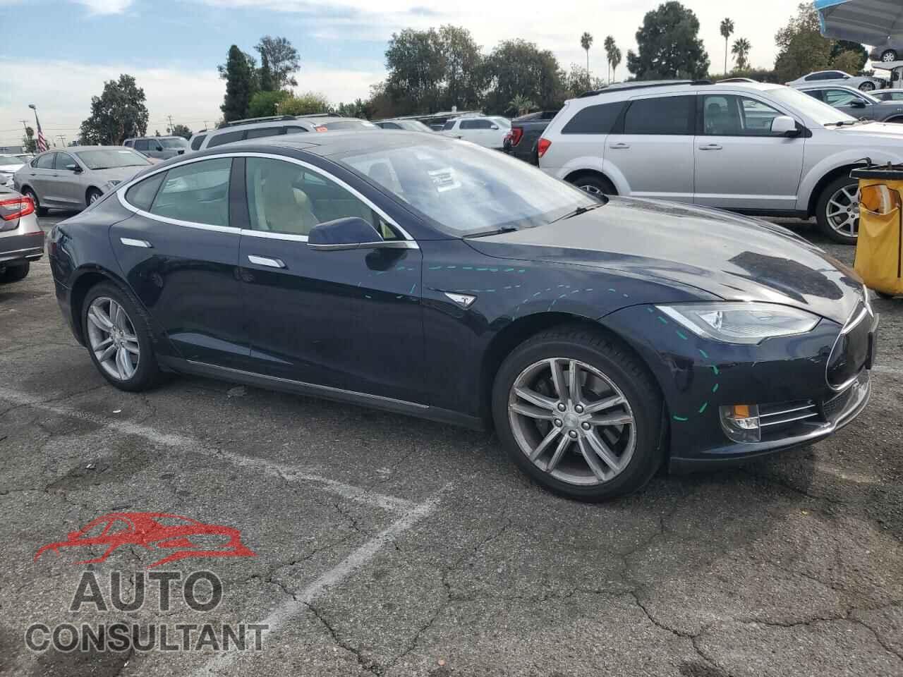 TESLA MODEL S 2013 - 5YJSA1CN2DFP04209