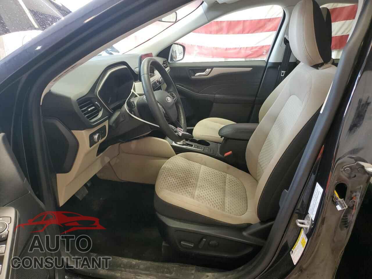 FORD ESCAPE 2021 - 1FMCU9G64MUB00144