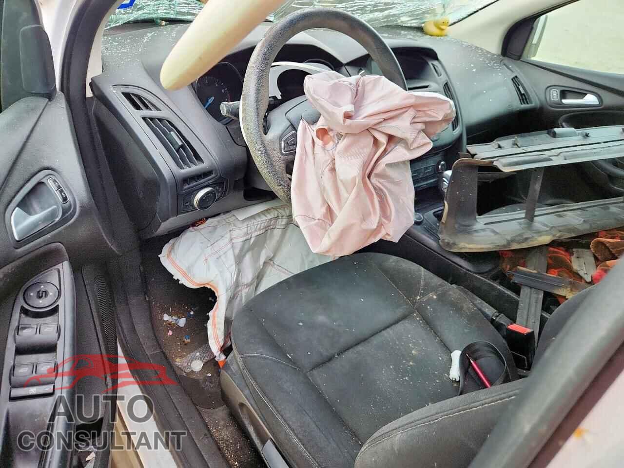 FORD FOCUS 2016 - 1FADP3F28GL359943