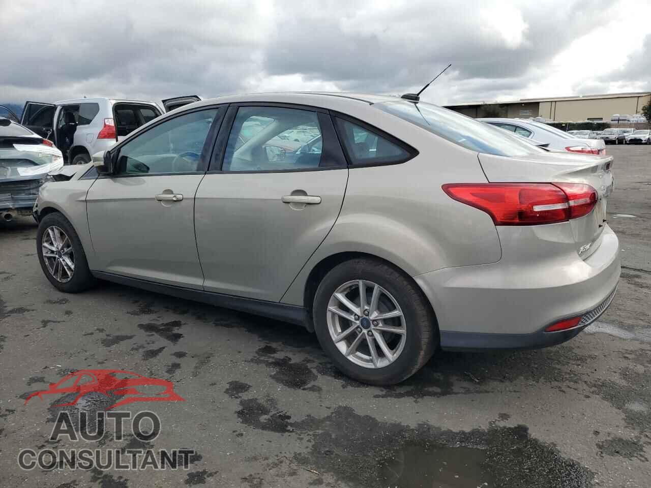 FORD FOCUS 2015 - 1FADP3F25FL275643