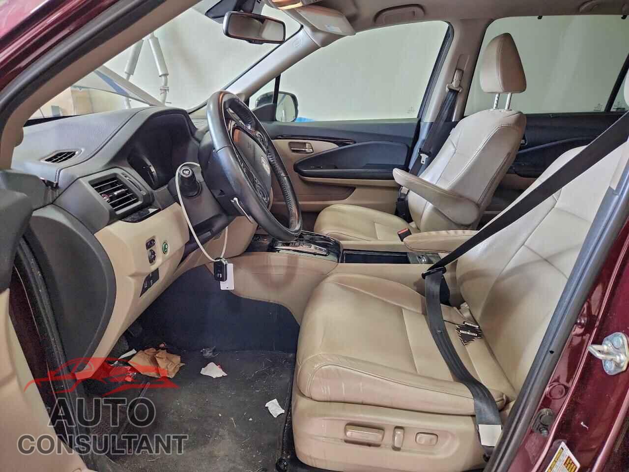 HONDA PILOT 2017 - 5FNYF5H93HB015560