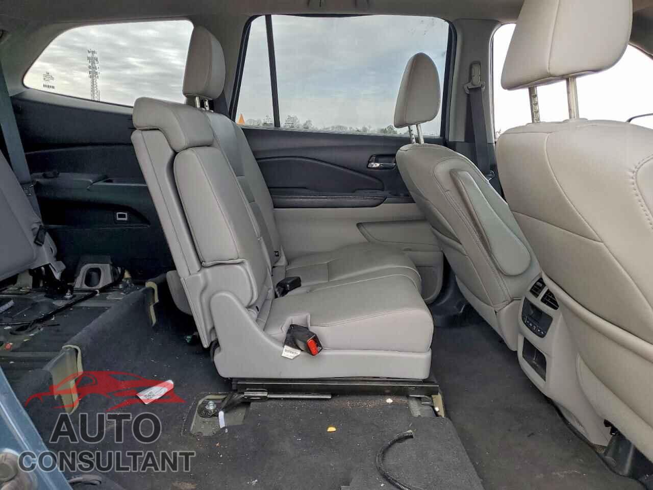 HONDA PILOT 2017 - 5FNYF5H62HB035286
