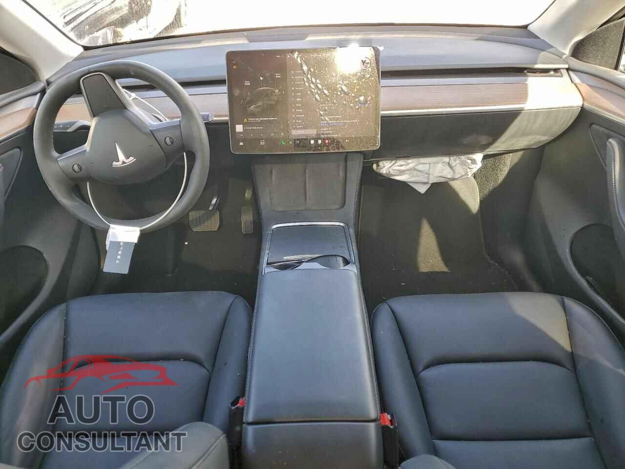 TESLA MODEL Y 2025 - 7SAYGDED6SF320402