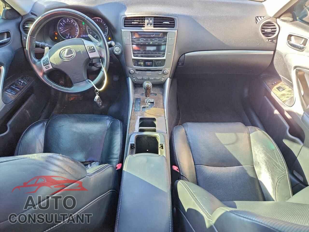 LEXUS IS 2012 - JTHCF5C22C5059840