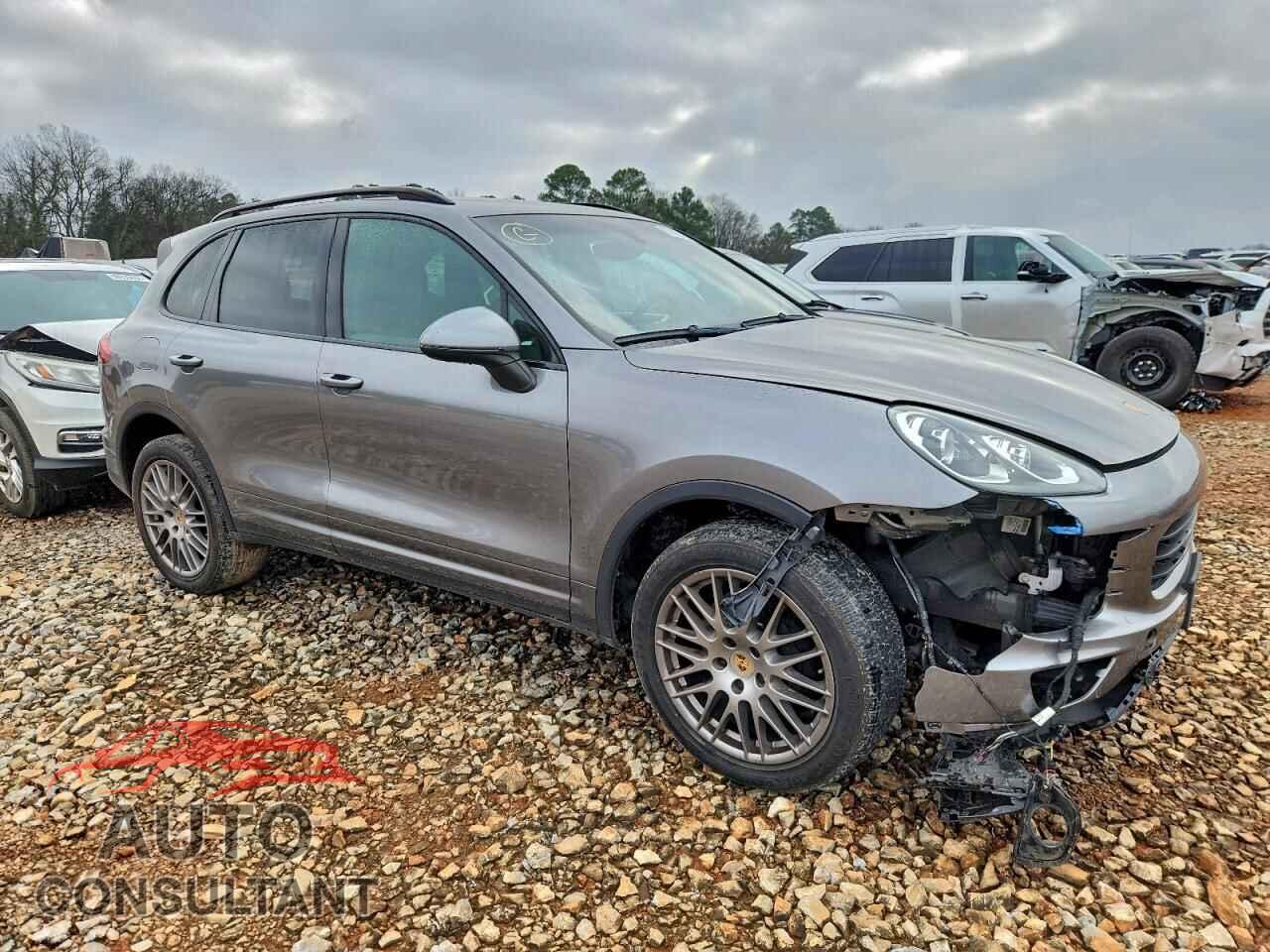 PORSCHE CAYENNE 2017 - WP1AA2A25HKA89608