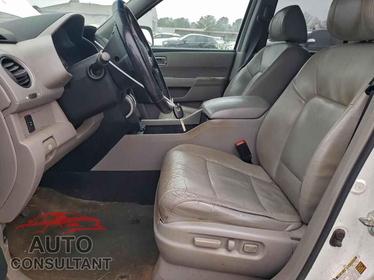 HONDA PILOT 2011 - 5FNYF3H51BB019552