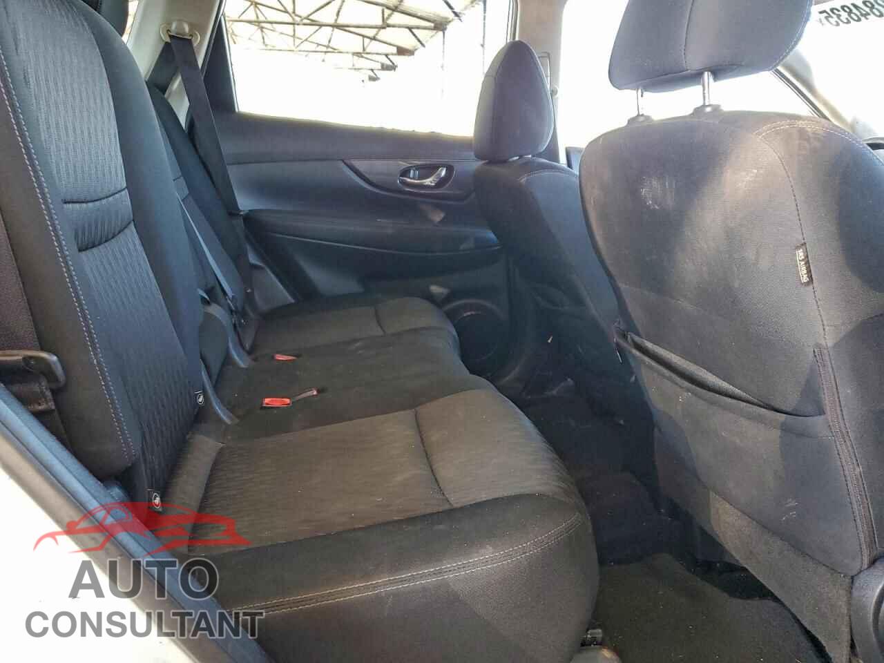 NISSAN ROGUE 2017 - KNMAT2MT3HP548024